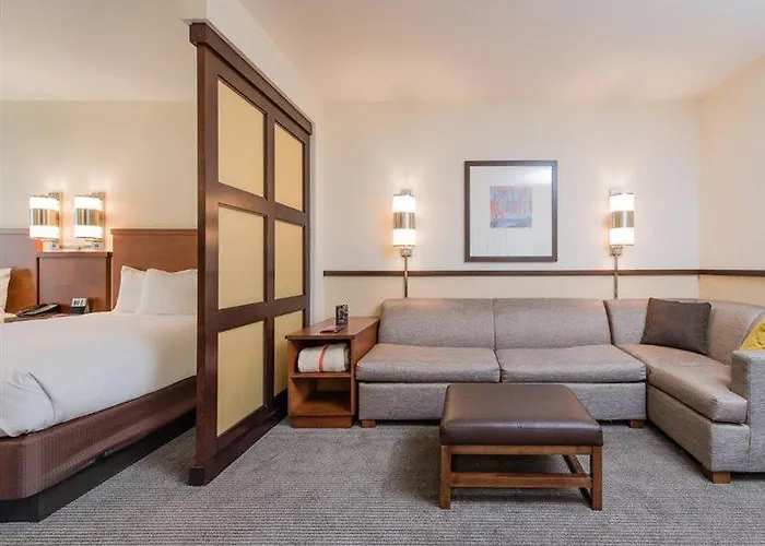 Hyatt Place Charleston Airport / Convention Center Hotel 3*