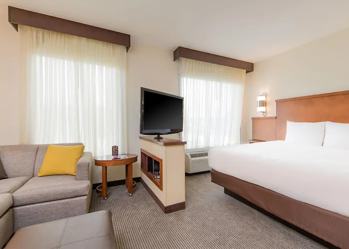 Hyatt Place Charleston Airport / Convention Center Hotel 3*