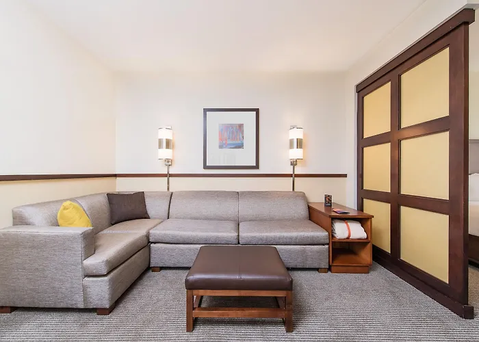 Hyatt Place Charleston Airport / Convention Center Hotel 3*