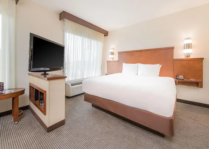 Hyatt Place Charleston Airport / Convention Center