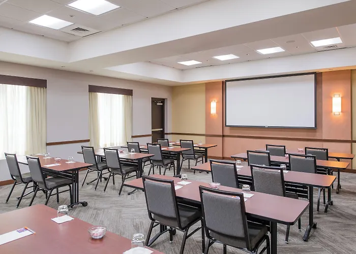 Hyatt Place Charleston Airport / Convention Center 3*